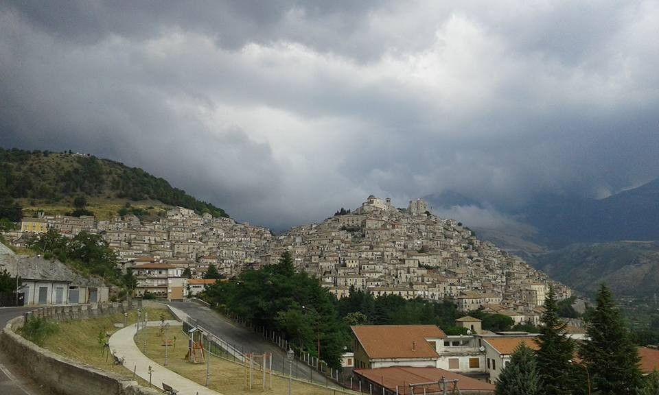 Meteo weekend: deboli piogge su aree tirreniche...