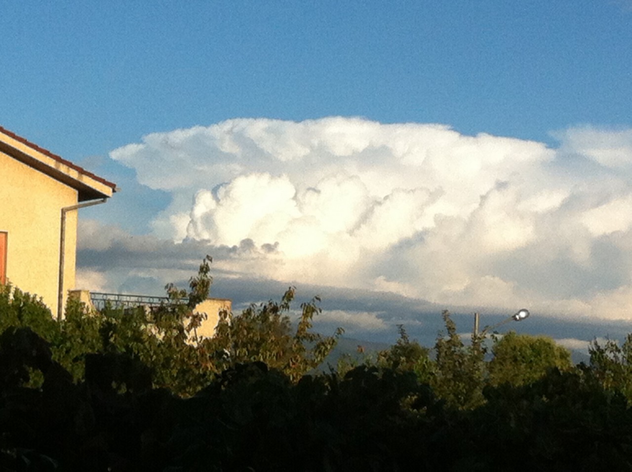 Meteo di venerdì 10 e sabato 11 agosto: estate mediterranea con qualche capriccio nelle aree interne